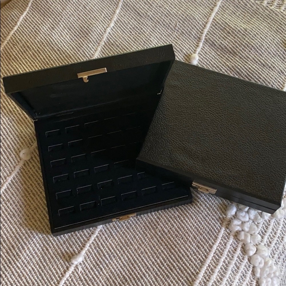 Jewelry case